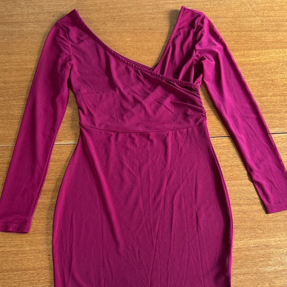 Elegant Burgundy Long Sleeve Dress